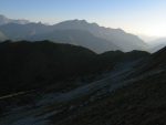 On coupe en hors piste, au-dessus du Wild Löchli, pour rejoindre le col du P2066, sur l'arête Le Gras.