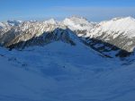 Depuis le col de Séron, descente à l'ombre, belle poudreuse.