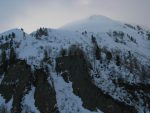 Sur ma droite, le pan de montagne sous La Peule, Le Lavarsay, je pense rentrer par là.