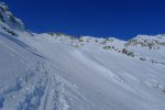 Le col est en haut à gauche, encore loin