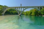 A gauche L'Arve et à droite les eaux du Rhône