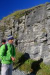 Aussi la fracturation dû au gel/dégel visible dans les lignes verticales