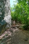 Secteur de grimpe. Un des grimpeurs m'avertit que je suis juste sous un pierrier, donc il vaudrait avancer !