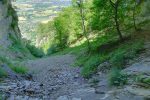 Descente dans le pierrier du Dévaloir de la Mule.