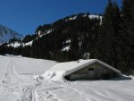 On arrive à la ferme de Liéry Odet, 1344m. Une pause avant d'attaquer la longue montée finale.