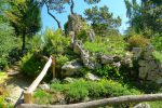 Les Rocailles, la chute d'eau coule depuis ces rochers