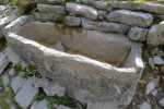 Une fontaine en pierre, rare