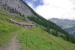 La ferme du Chalet d'Einzon 1668m. Le fermier est un solitaire mais cela a l'air de lui plaire ! Nous bifurquons sur la gauche