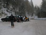 Et on se laisse glisser pour rejoindre le parking, où un groupe de l'EPFL monte au Folly en raquettes et frontale.