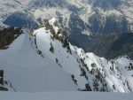 Le vrai sommet de Pointe Ronde est celui qui est éclairé.