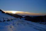 Le soleil se couche. Vue arrière