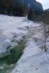 Par le pont autoroutier, on traverse La Borgne