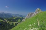 Tout droit, le chemin va au col de Rebollion, qui n'est pas au programme du jour.