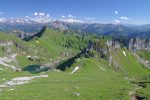 Quelle vue, le chemin descend bien.