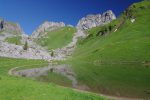 Le lac de la Case avec les Aiguilles de Darbon au fond