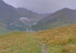 On descend, avec la vue sur La Dotze, à droite.