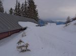 On arrive à Les Plans 1406m, on laisse la piste de ski de fond, pour continuer à remonter la clairière, sur la droite de la photo