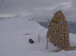 Le cairn du Pain de Sucre, le refuge juste derrière et la Dent de Valerette au fond à gauche