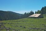 La ferme de Le Croue, 1469m avec au fond Le Noirmont