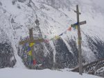 Mélange des réligions, bigre ! Les croix sont penchées, la photo est droite !