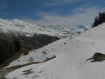 On suit cette route en direction de Arbey, sous la vue de la Dent Blanche. Magnifique !
