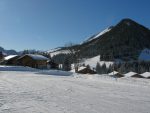 Départ depuis le parking, juste après la chapelle de La Lécherette qui est sous Gros Pâquier.