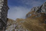 La cabane n'est qu'une halte, je continue mon chemin. J'ai croisé deux homme dont un photographe semi-pro qui m'a montré ses photos de bouquetins croisé sur la montée depuis le col de Planchamp