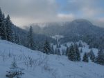 Sur notre droite vue sur Pointe de Poëlle Chaud et Pointe de Fin Château. Dessous c'est le vallon Le Vuarne