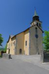 L'église juste à côté, fermée