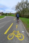Quelques petites portions de route réservée aux cyclistes, trop peu quand même
