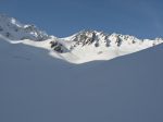 Il y a 7 skieurs sur cette photo qui montent vers le Grand Golliat, désormais je suis seul.