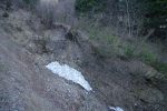 J'arrive à la ravine, sur la gauche les dernières traces du chemin. Je monte