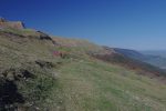 Chalet de Praffion en vue, l'idée est toujours de rester sur la courbe de niveau, sinon il est possible de descendre pour rejoindre la route