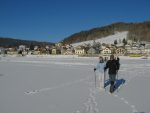 La neige tombée recemment permet une marche facile, sans équipement