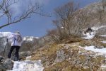 Bref passage en forêt clairsemée déchaussage