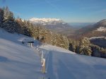 Le chalet sous 1300m, avec au fond les Cornettes de Bises