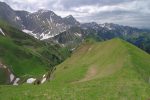 Notre descente avec le prochain point de passage, le Chalet de Tsermon. On rallonge les bâtons pour la descente et c'est parti !