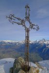 La croix en fer forgé de la Dent de Valerette