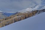 Je suis surpris que la neige soit si faible et si haute, malgré les dernières tombées de neige.