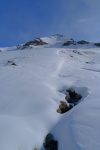 La couche de neige n'est pas épaisse