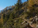 Puis le chemin monte, en dévers