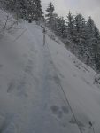 Le chemin d'été qui est sécurisé. Juste après on rejoint la route.