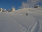 On va monter sur la crête de droite.