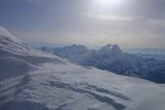 Col Champion vue vers les Dents du Midi. La neige soufflée bouche en partie la vue