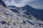 Ici sans les traces des deux personnes, j'aurai eu du mal à m'y retrouver. Surtout que les chamois ne suivent pas toujours le chemin !