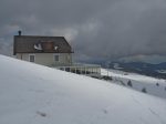 On monte vers Le Chasseron en passant devant l'hôtel