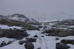 Les traces qu'on voit sont celles d'un groupe de Marseillais venu pour le Wildhorn avec tout l'équipement. Pas de chance pour la météo et retour au pays plus tôt que prévu. Au moins ils auront le souvenir de ce dépaysement.