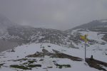 Après 1h30 de pause et donc abandonné l'idée de rentrer par le col des Eaux Froides (rien que le nom, par un temps pareil vous fait fuire !), je rebrousse chemin mais je passerai par le Chemin de la Conduite.