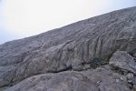 Bonnes semelles pour la traversée des lapiaz, rochers tranchants parfois