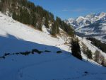 Mon ski a pris un coup sur la carre mais je peux descendre. On reprendre la route à Chèveresse (1320m) pour Grosse Frasse.